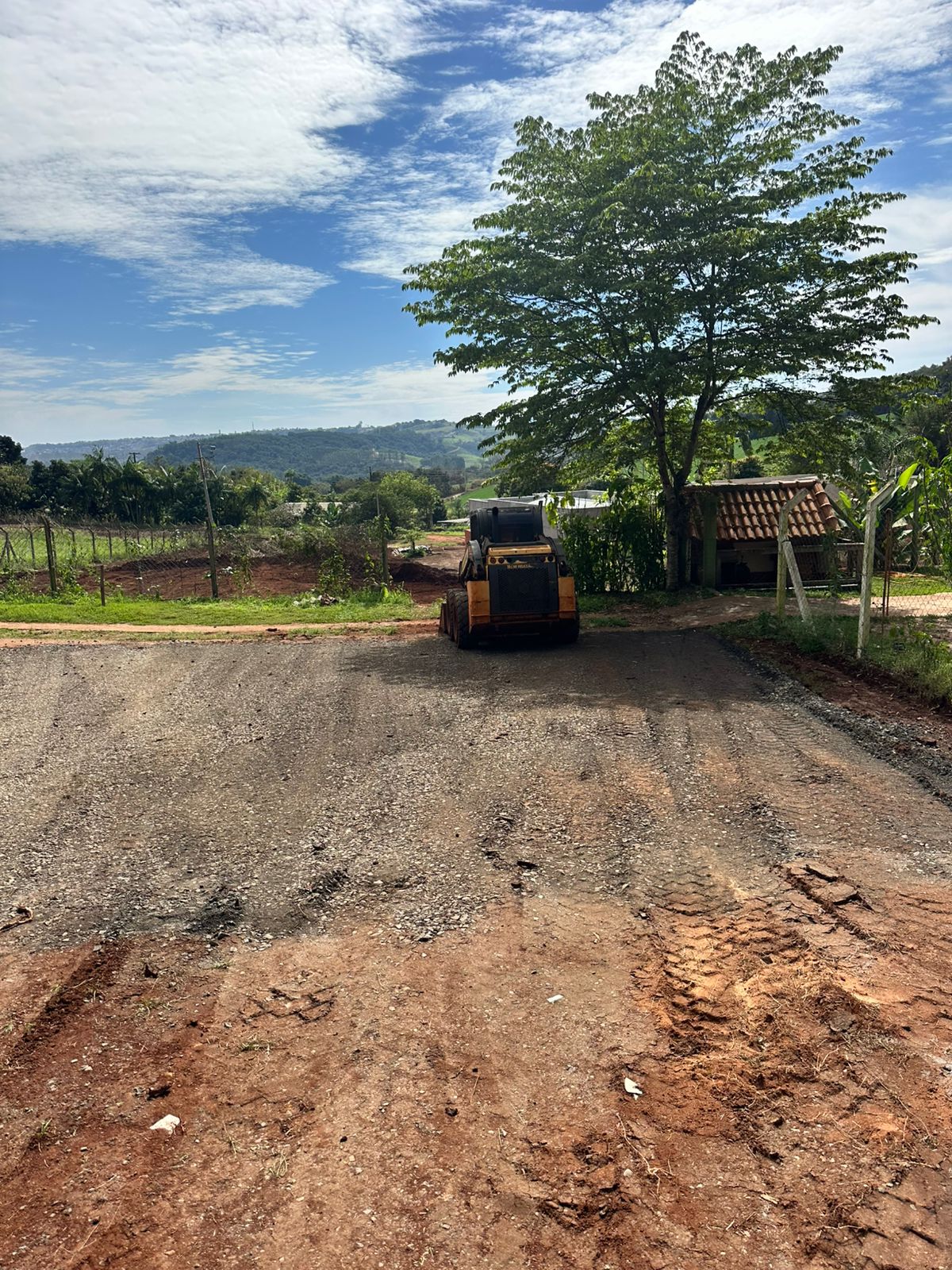 Terreno trabalhado com solo preparado